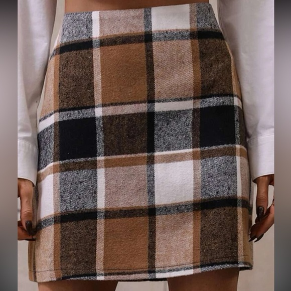 Plaid skirt - Picture 2 of 8